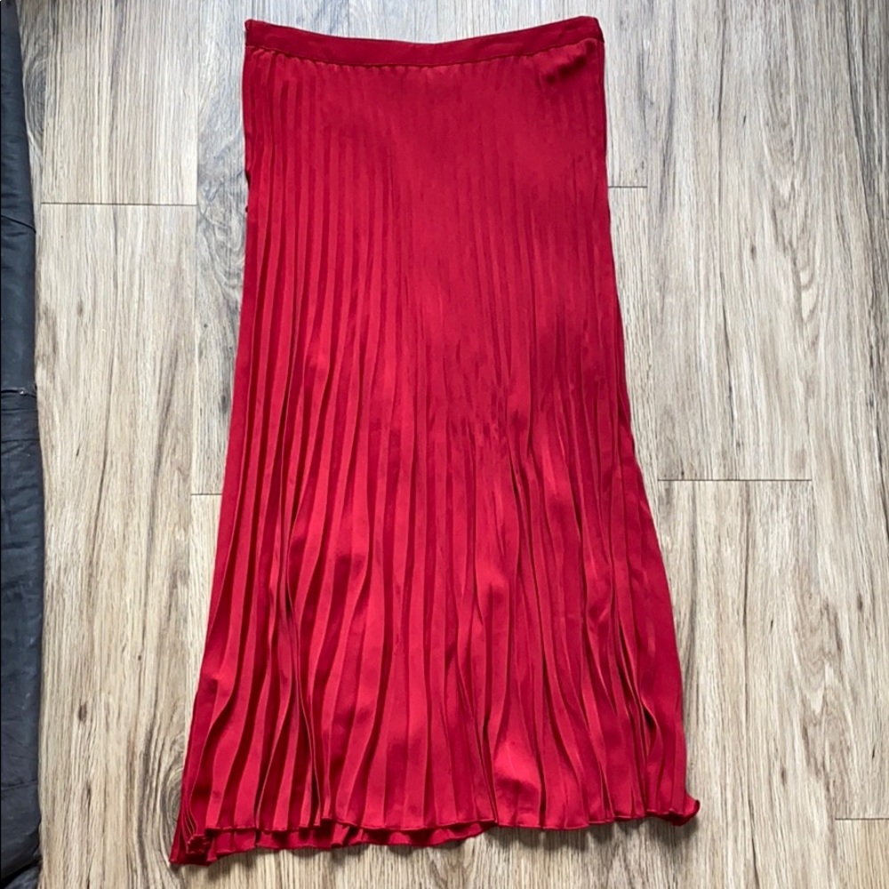 H&M red midi pleated skirt
